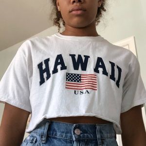 Hawaii cropped graphic tee